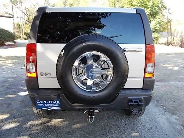 2006 Hummer H3 Scion XB
