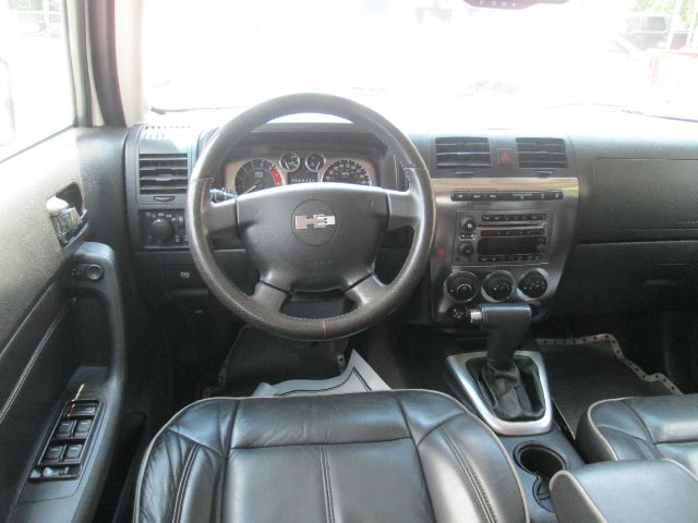 2006 Hummer H3 Scion XB