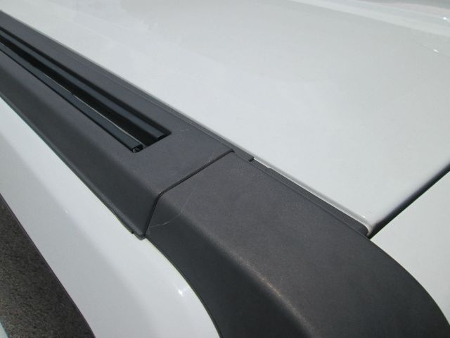 2006 Hummer H3 Scion XB