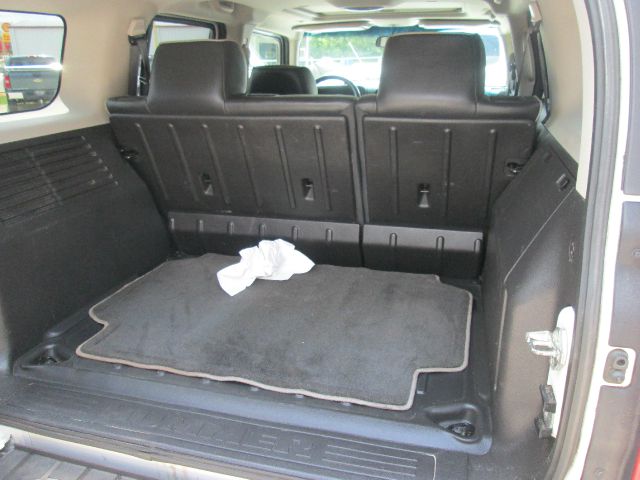 2006 Hummer H3 Scion XB