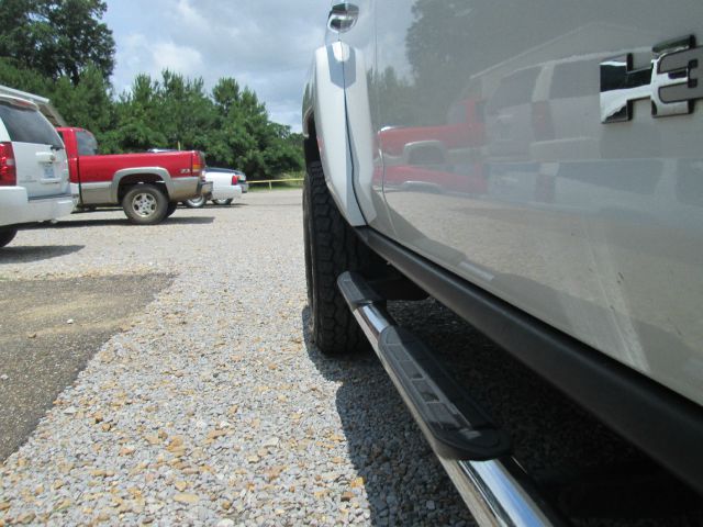 2006 Hummer H3 Scion XB