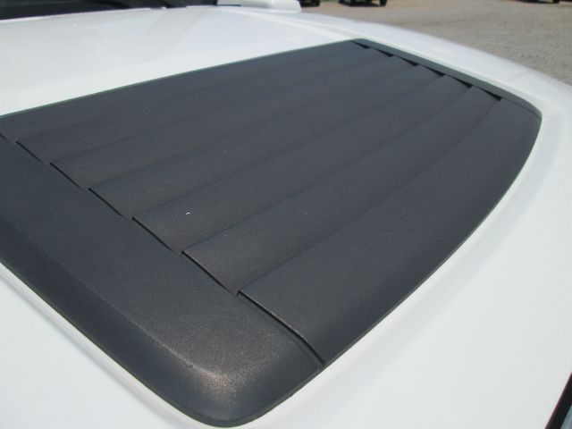 2006 Hummer H3 Scion XB