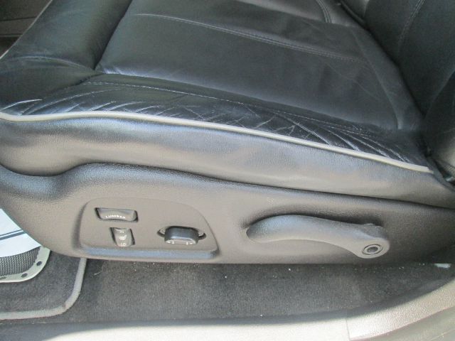 2006 Hummer H3 Scion XB