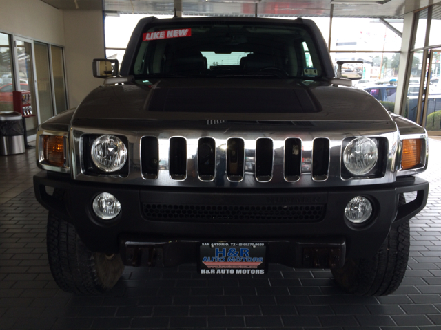 2006 Hummer H3 Scion XB