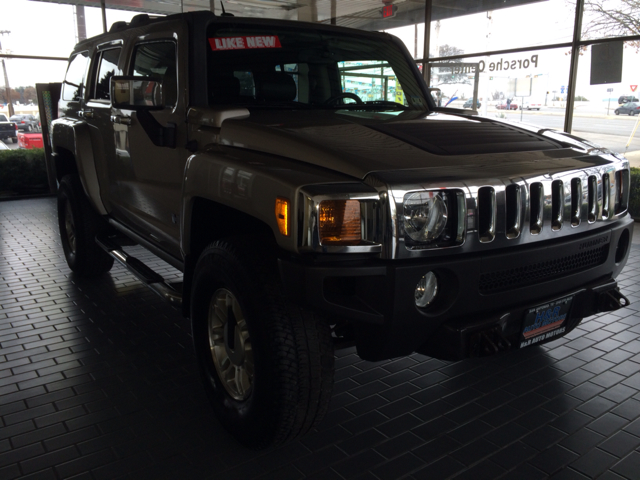 2006 Hummer H3 Scion XB