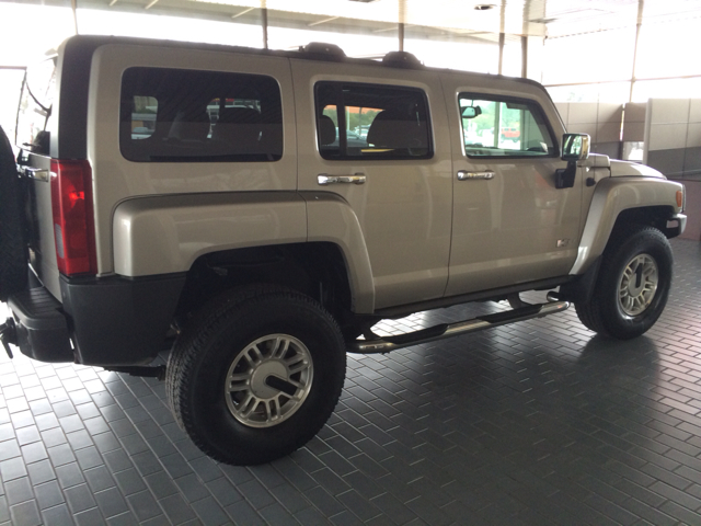 2006 Hummer H3 Scion XB