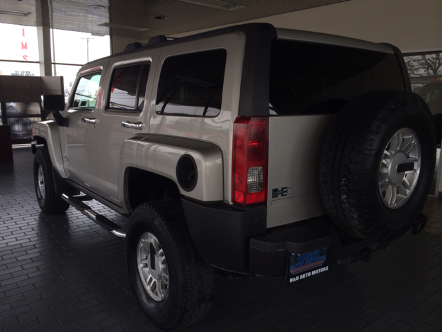 2006 Hummer H3 Scion XB