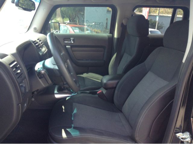 2006 Hummer H3 Scion XB