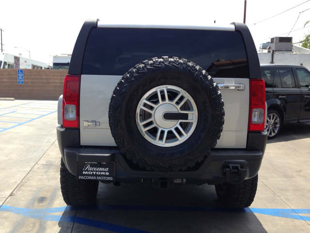 2006 Hummer H3 Scion XB