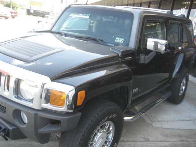 2006 Hummer H3 Scion XB