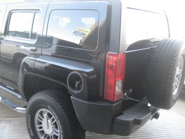 2006 Hummer H3 Scion XB