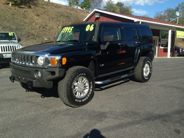 2006 Hummer H3 Scion XB