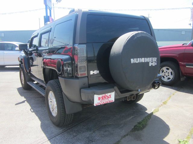 2006 Hummer H3 Scion XB