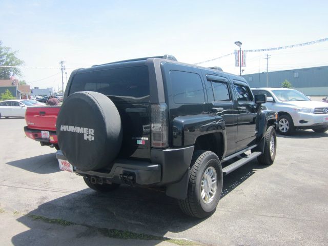 2006 Hummer H3 Scion XB