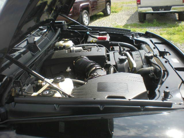 2006 Hummer H3 Scion XB