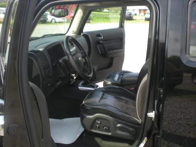 2006 Hummer H3 Scion XB