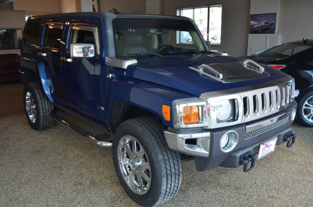 2006 Hummer H3 Scion XB