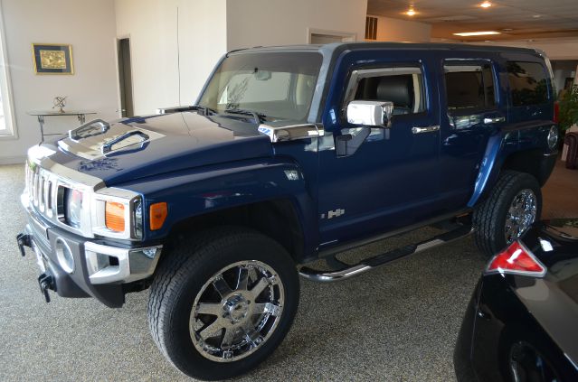 2006 Hummer H3 Scion XB