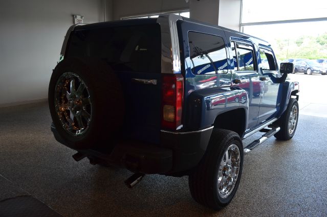 2006 Hummer H3 Scion XB