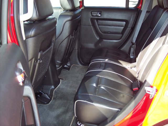 2006 Hummer H3 Scion XB