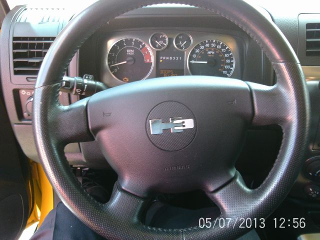 2006 Hummer H3 Scion XB