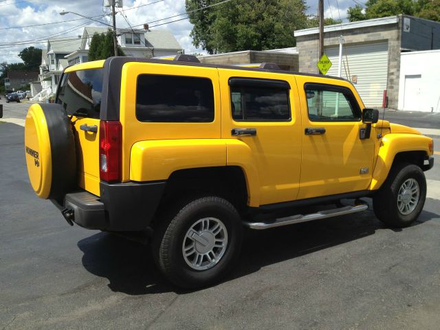 2006 Hummer H3 Scion XB