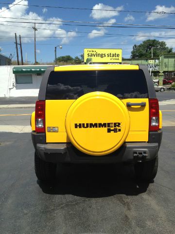 2006 Hummer H3 Scion XB