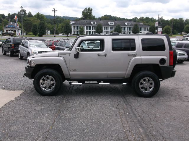 2006 Hummer H3 Scion XB
