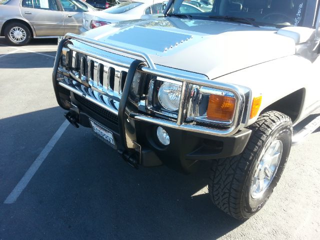 2006 Hummer H3 Scion XB