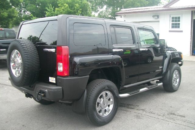 2006 Hummer H3 Scion XB