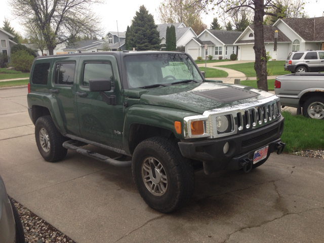 2006 Hummer H3 Scion XB