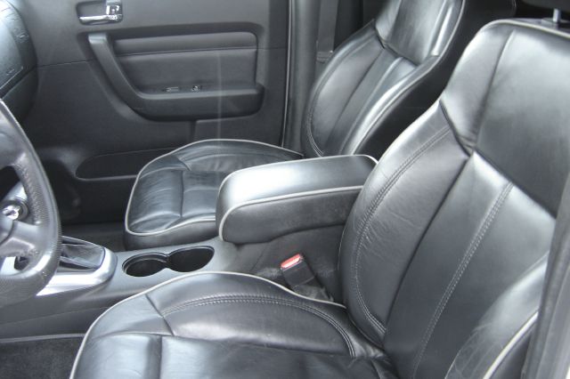 2006 Hummer H3 Scion XB