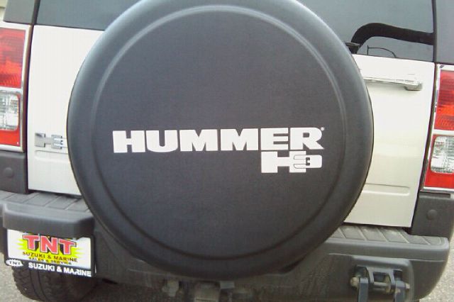 2006 Hummer H3 Scion XB