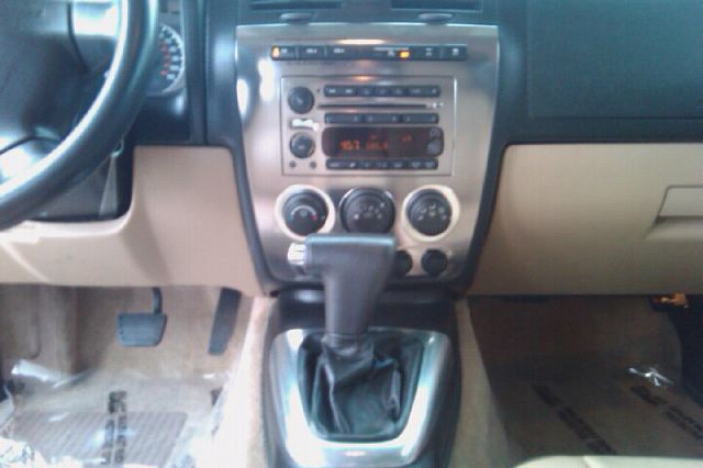 2006 Hummer H3 Scion XB