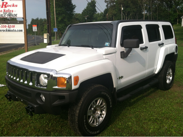 2006 Hummer H3 Scion XB