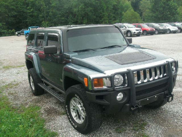 2006 Hummer H3 Scion XB