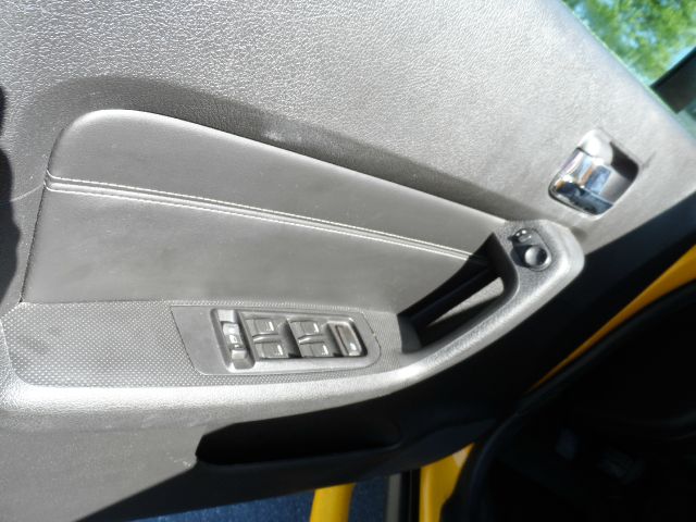 2006 Hummer H3 Scion XB