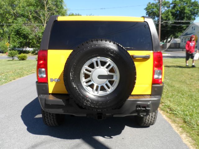 2006 Hummer H3 Scion XB