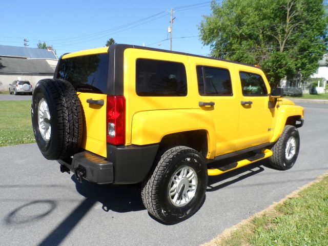 2006 Hummer H3 Scion XB