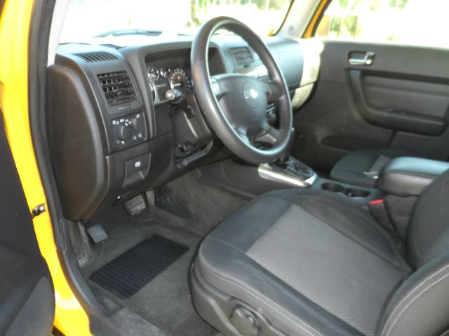 2006 Hummer H3 Scion XB