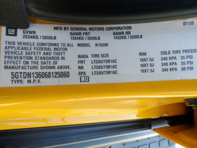 2006 Hummer H3 Scion XB