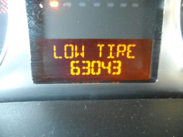 2006 Hummer H3 Scion XB