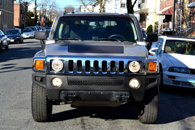 2006 Hummer H3 Scion XB