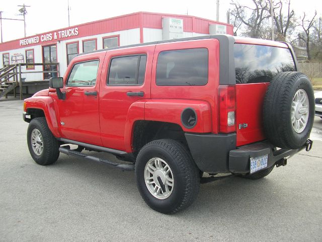 2006 Hummer H3 Scion XB