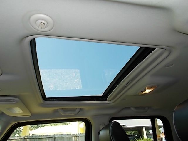 2006 Hummer H3 Scion XB