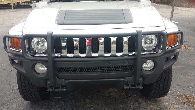 2006 Hummer H3 Scion XB