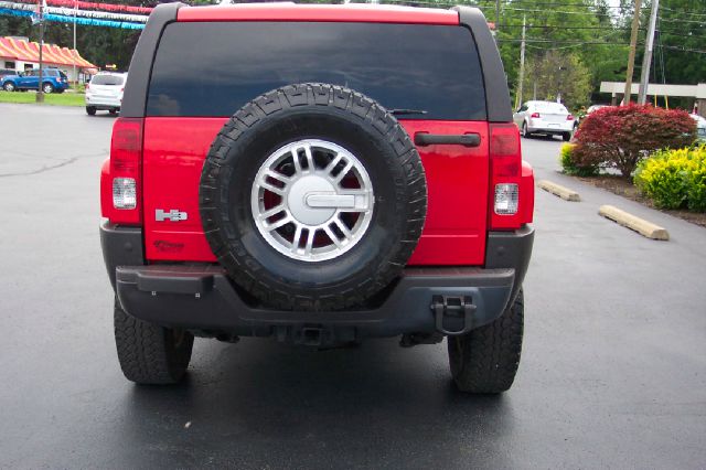 2006 Hummer H3 Scion XB