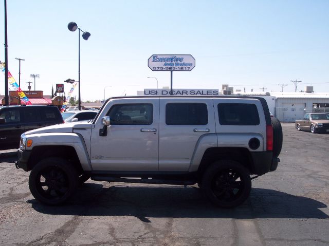 2006 Hummer H3 Scion XB