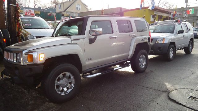 2006 Hummer H3 Scion XB