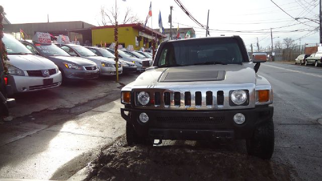 2006 Hummer H3 Scion XB